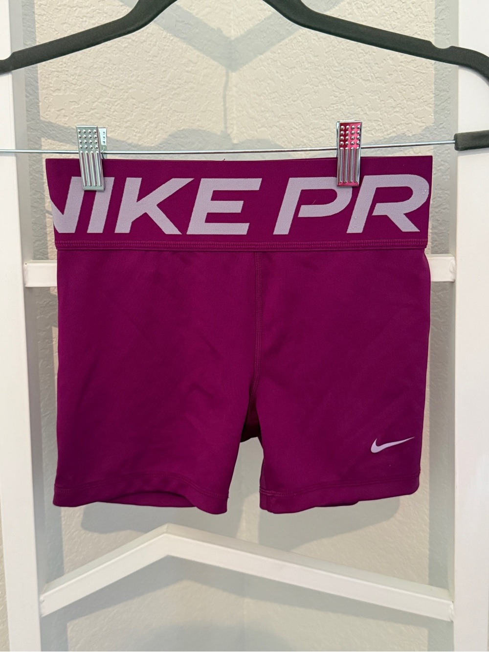 Nike Pro Women’s Dri-FIT Compression Shorts Magenta Pink Size Medium